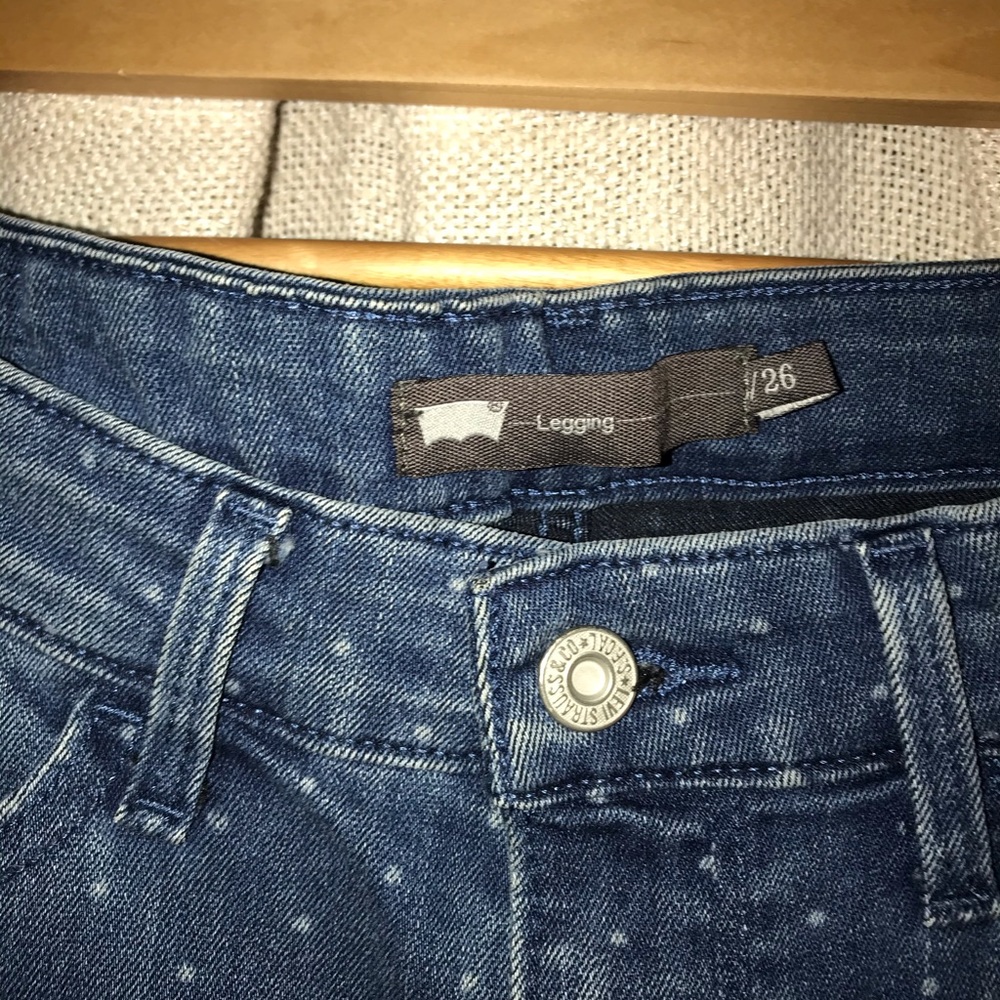 Levi’s - Picture 3 of 5